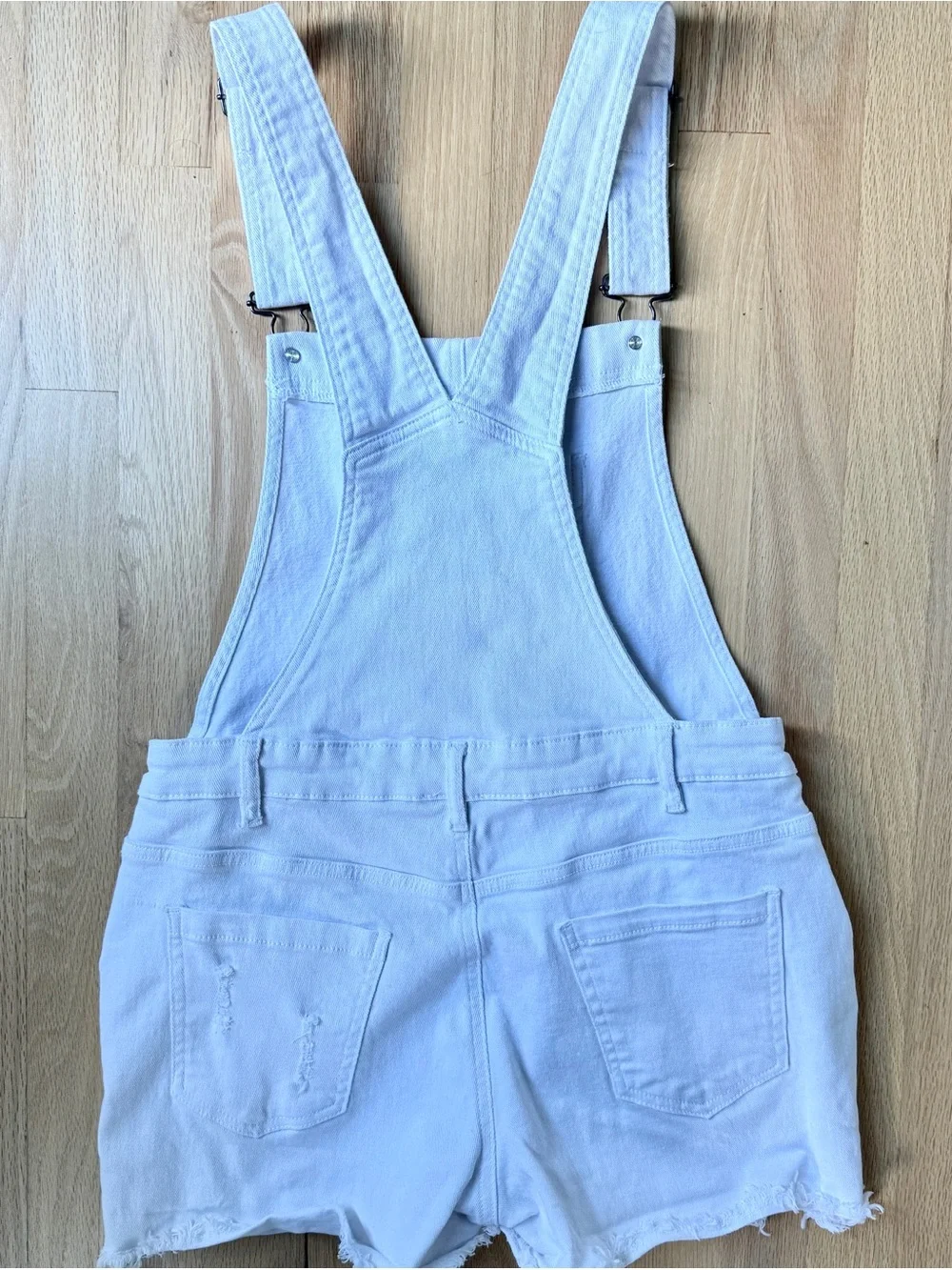 VENUS distressed white